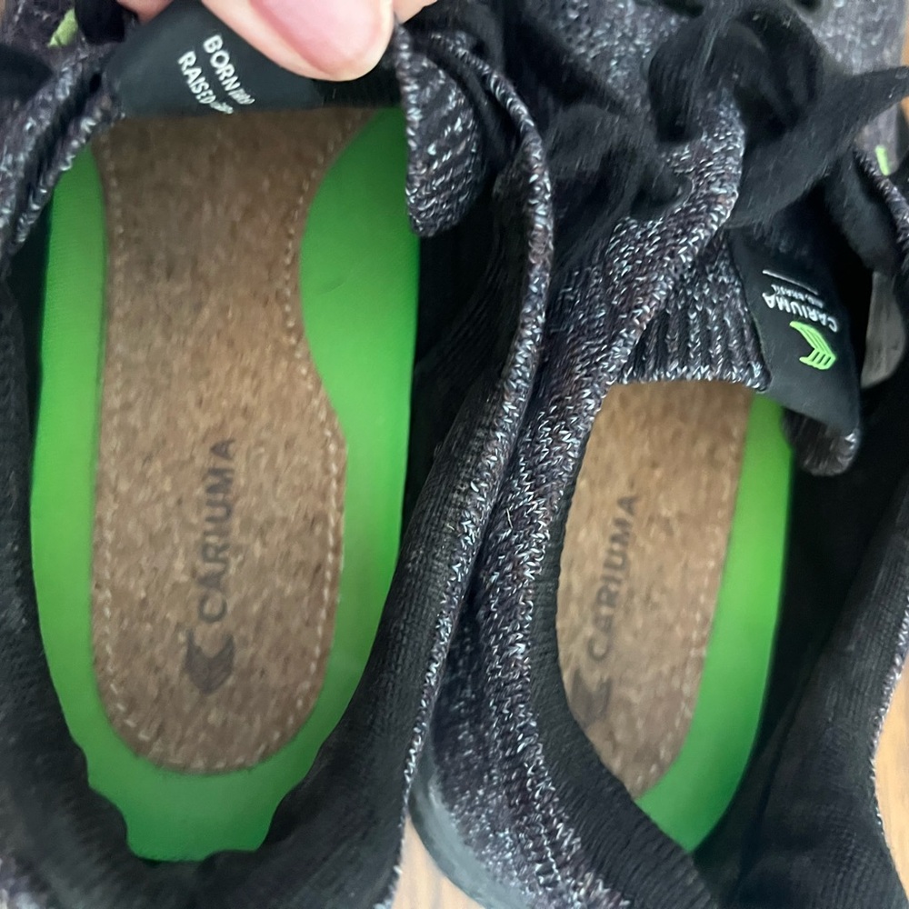 Cariuma Black Gray Casual woven bamboo knit IBI Sneakers. Sustainable - Picture 3 of 10